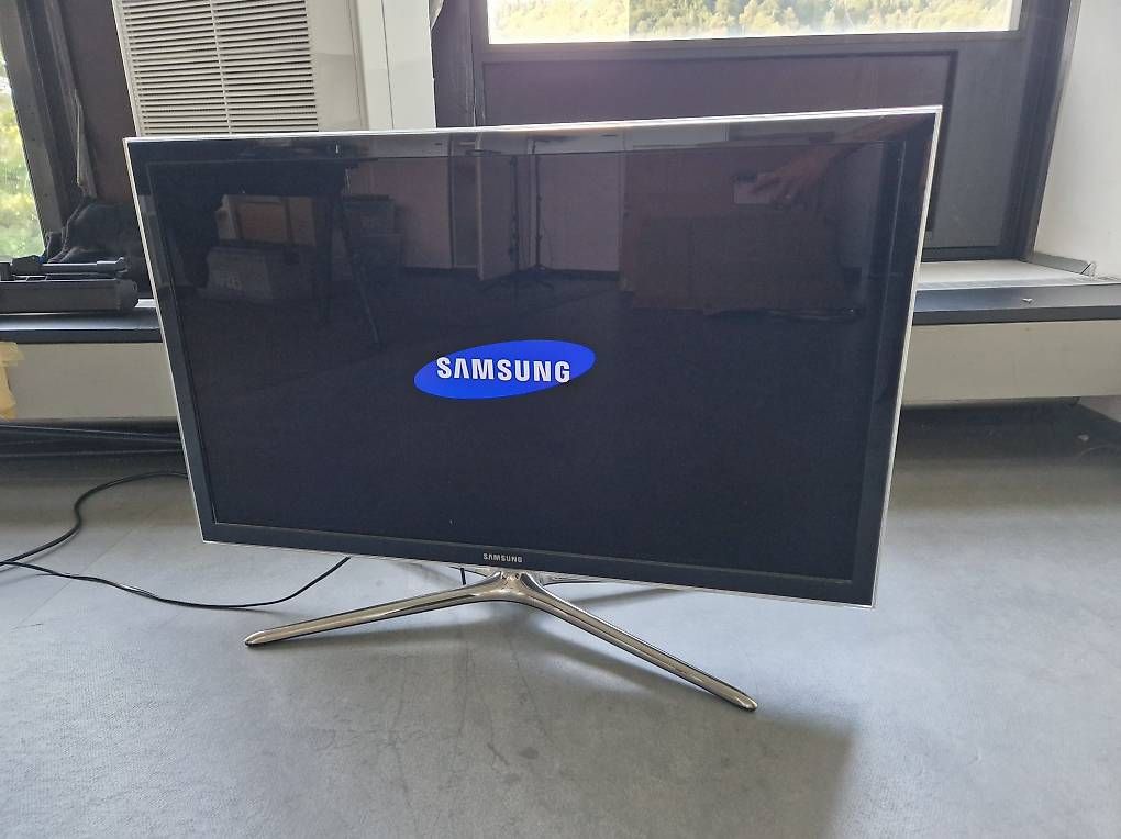 Televisori: Samsung LED Fernseher 40" – Usato da Dreien venduto da vaniih93