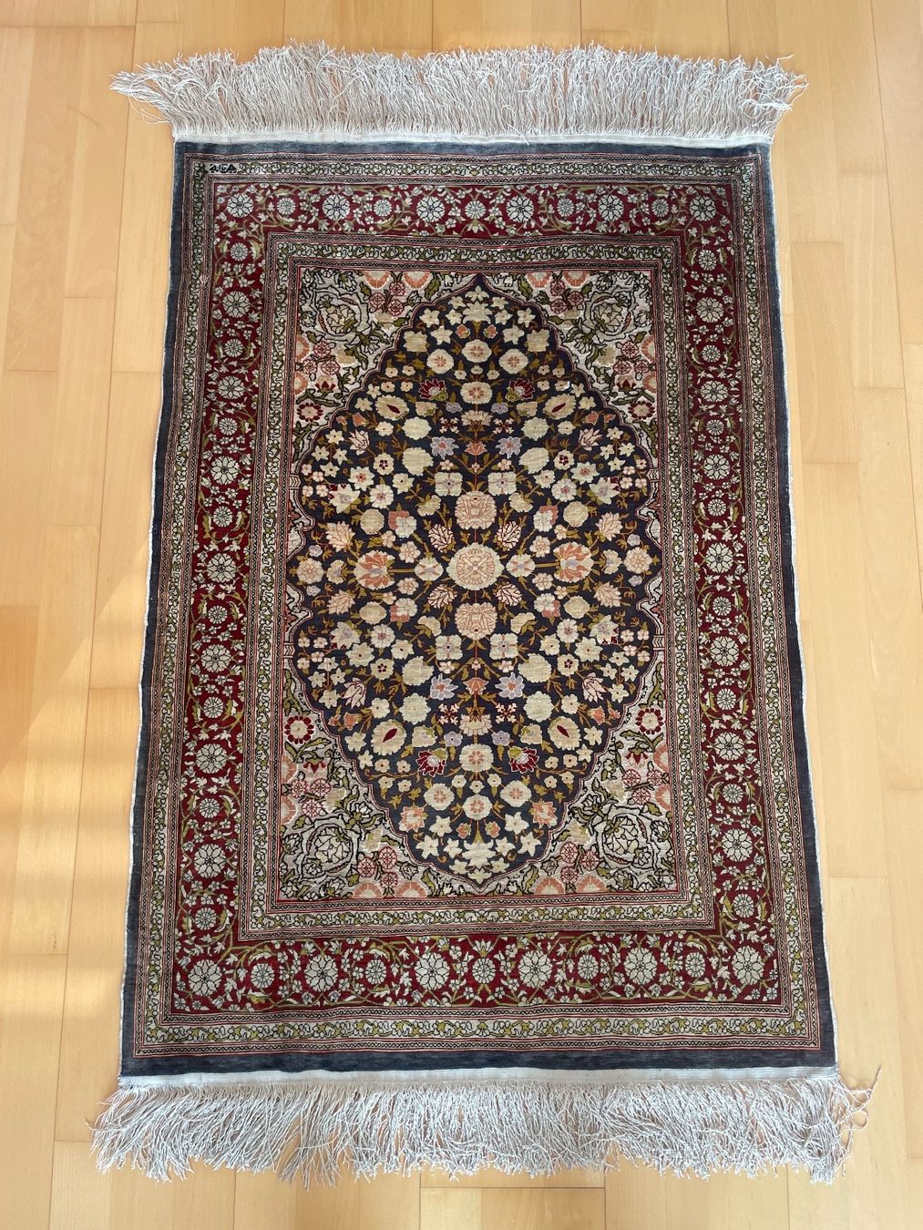 Tappeti: Hereke Seidenteppich TR 113x78cm – Usato da Küssnacht am Rigi venduto da mic_xr8d
