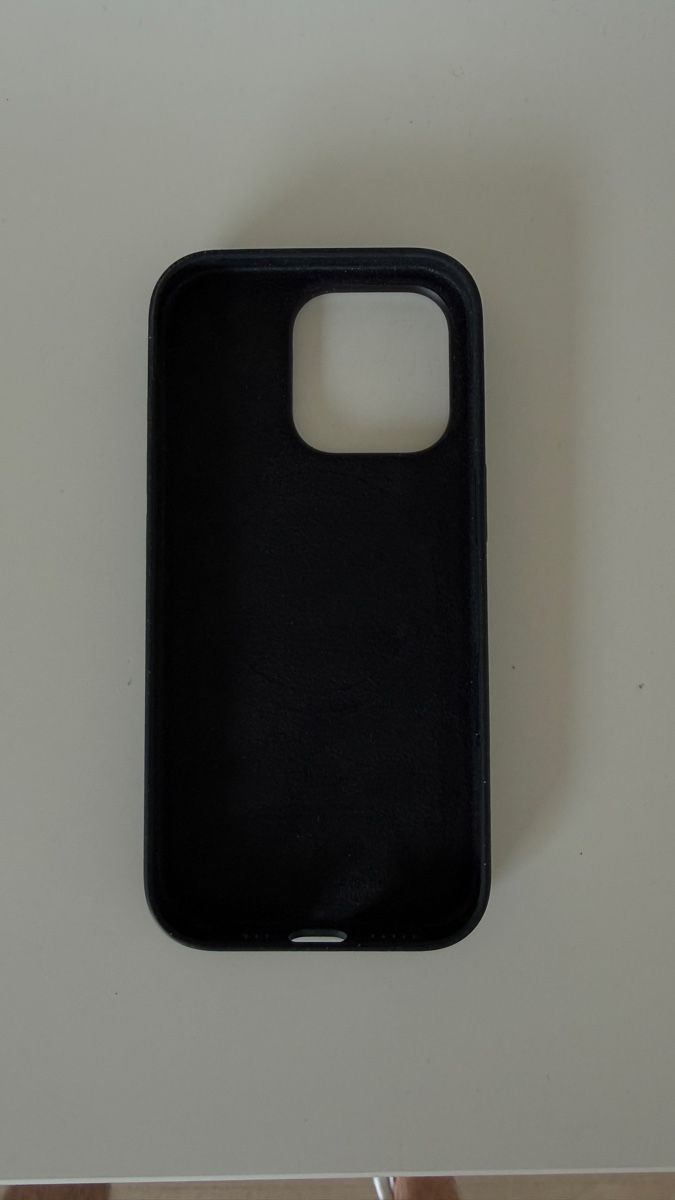 Apple Cover & Protezioni schermo: Apple Silicone Case für iPhone 16 Pro – Nuovo (secondo la descrizione) da Fürigen venduto da lxzca 1