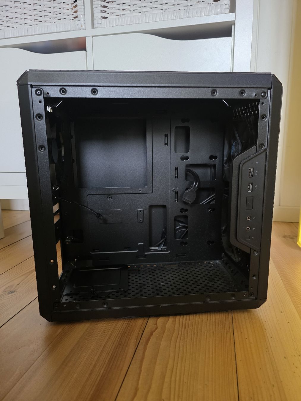 Custodie: Cooler Master PC Gehäuse mit Lüfter – Usato da Beringen venduto da VHSAM 1