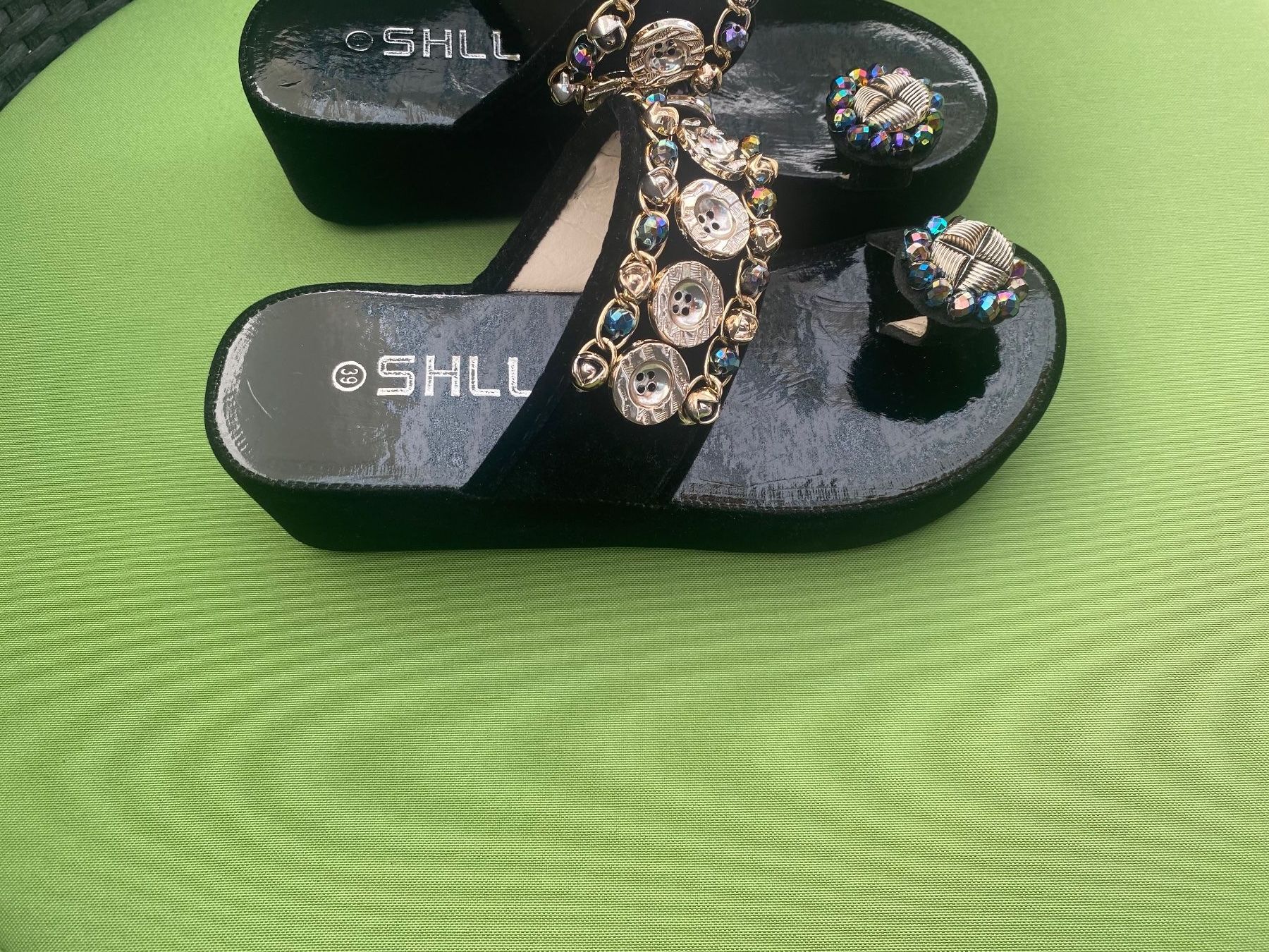 Scarpe da donna: SUMMERTIME - stylische/edle Flip-Flops mit Décor, nero, 39 – Nuovo (secondo la descrizione) da Winkel venduto da ferrari2022 2