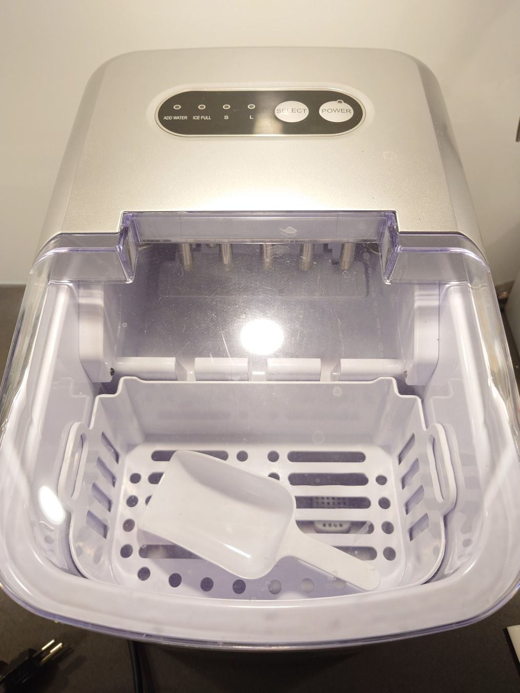 Elettrodomestici da cucina: H.Koenig Eiswürfelmaschine KB14 – Usato da Winterthur venduto da Tenderizer3000 2
