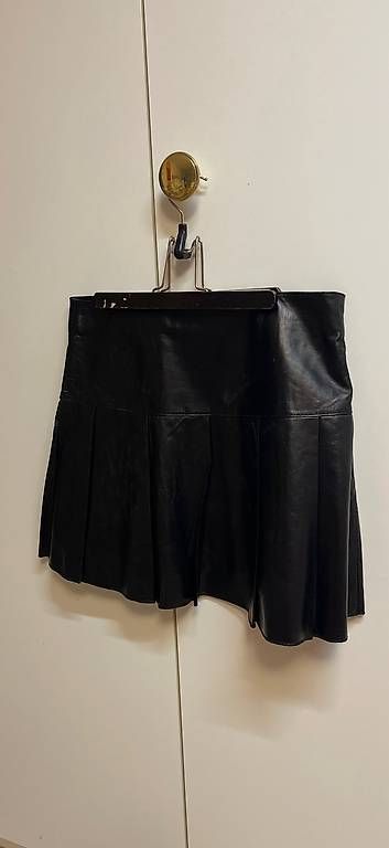 Gonne: Neu Mini Rock aus Künstlichem Leder – Nuovo (secondo la descrizione) da Zürich venduto da LihuaC 2