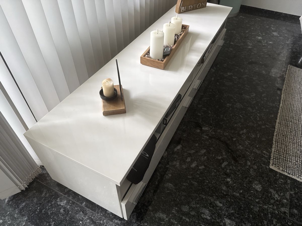 Kommoden: Lowboard, Fernsehtisch – Gebraucht aus Lachen SZ von amazonic 1