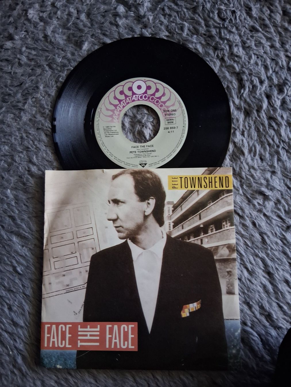 Dischi in vinile: PETE TOWNSHEND     FACE THE FACE      7NER SINGLE – Usato da Wetzikon ZH venduto da Ramones01