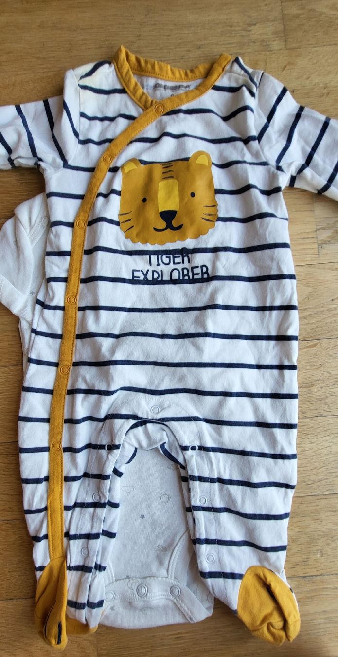 Kleiderpakete: Lot vêtement de bébé de 0 à 6 mois – Gebraucht aus Lavey-Village von agaddy