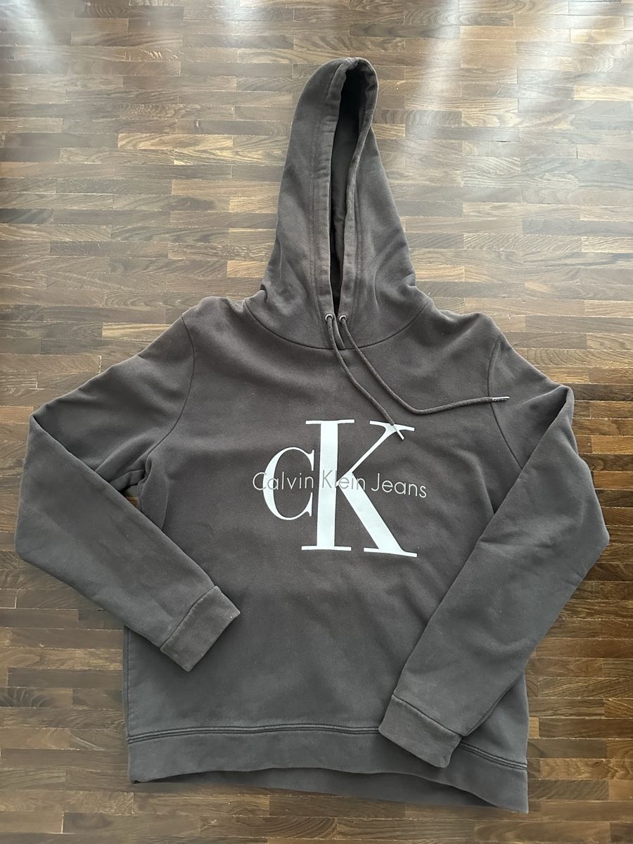 Calvin Klein Pullover & Sweatshirts: Calvin Klein Hoodie – Neu (gemäss Beschreibung) aus Winterthur von su_4assd