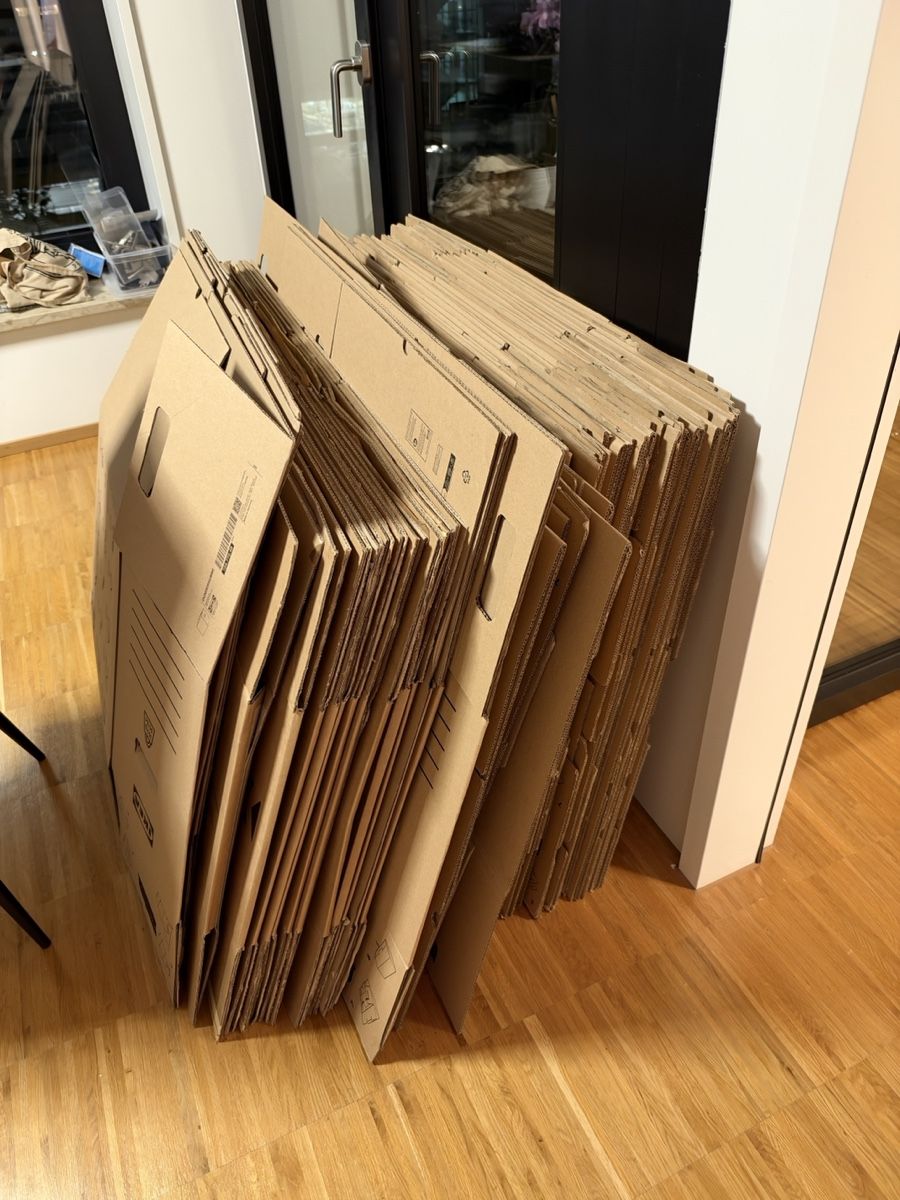 Cartoni: 55 Umzugskartons  – Usato da Zürich venduto da jes_hr26