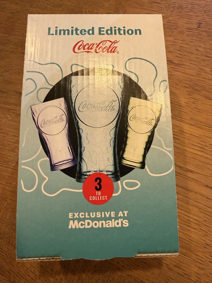 Mc Donald's Bicchieri: Verre Coca-Cola Édition Limitée 2026 – Nuovo e nell'imballaggio originale da Givisiez venduto da Scilliam 1