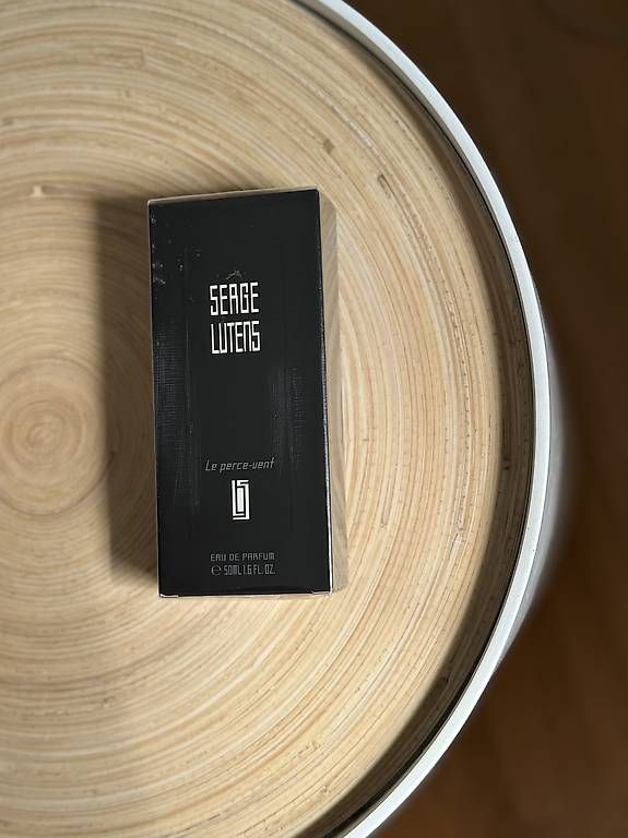 Profumi & Eau de Toilette: Parfüm Le Perce-Vent von Serge Lutens – Usato da Glattbrugg venduto da Blogger73