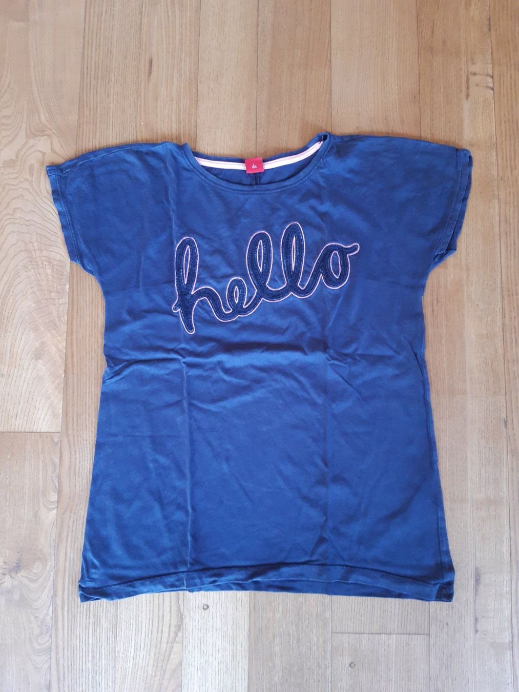 Camicette, T-shirt & Top: T-Shirt mit "hello" Print, Gr.164 – Usato da Schötz venduto da irinananna