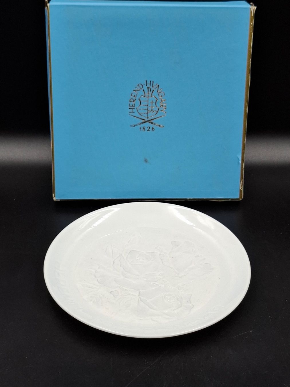 Herend Piatti: Herend Bisque Porcelain Relief Wall Plate Original Box – Usato da Zürich venduto da bruzolda 2
