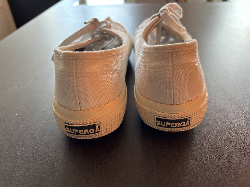 Damenschuhe: Superga Schuhe – Gebraucht aus Chur von Tamaro1 2