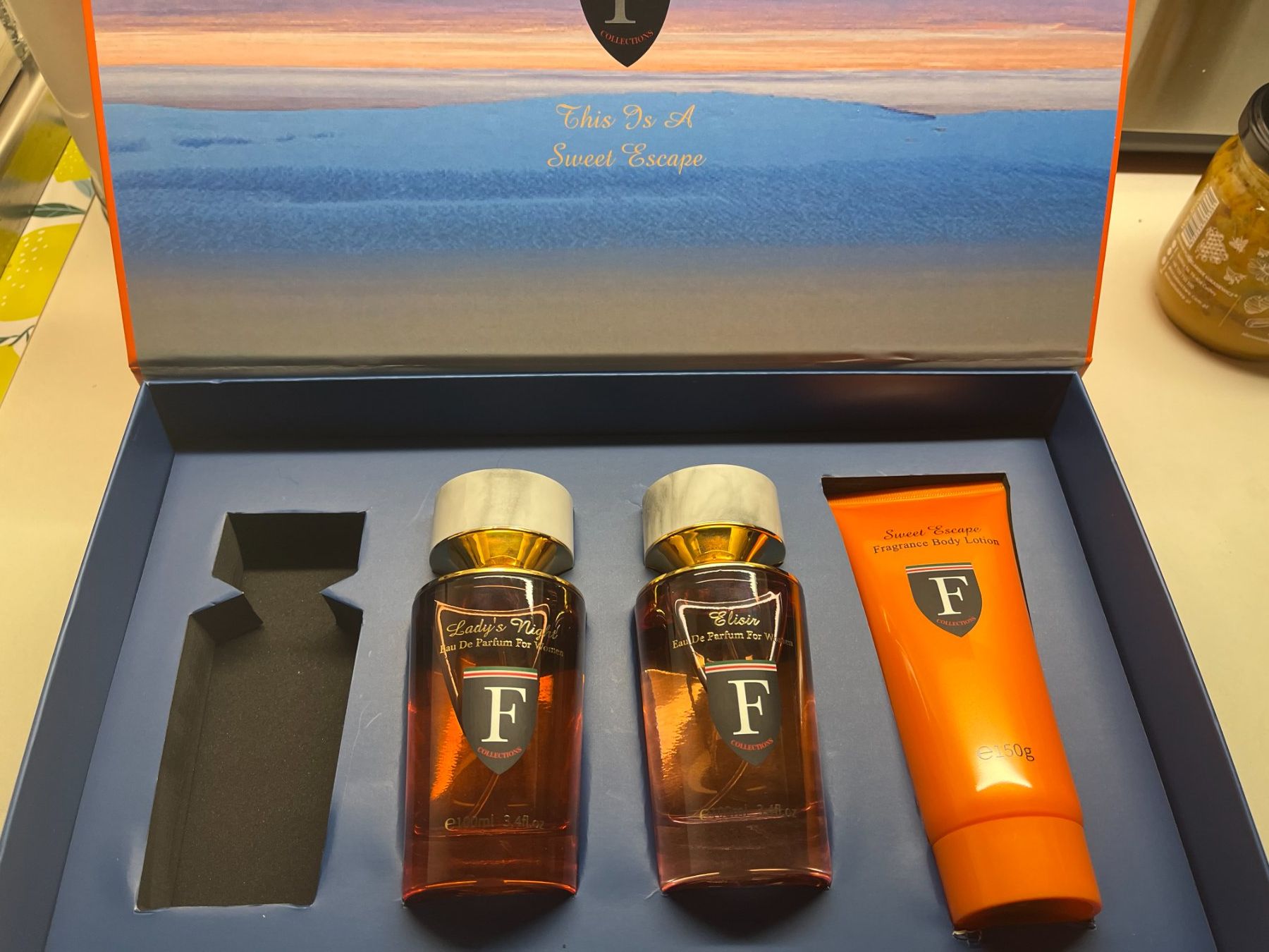 Parfum & Eau de Toilette: F Collection "Sweet Escape Perfume set" . Fabrikneu – Neu und originalverpackt aus Kleindöttingen von nev_tn7c 1