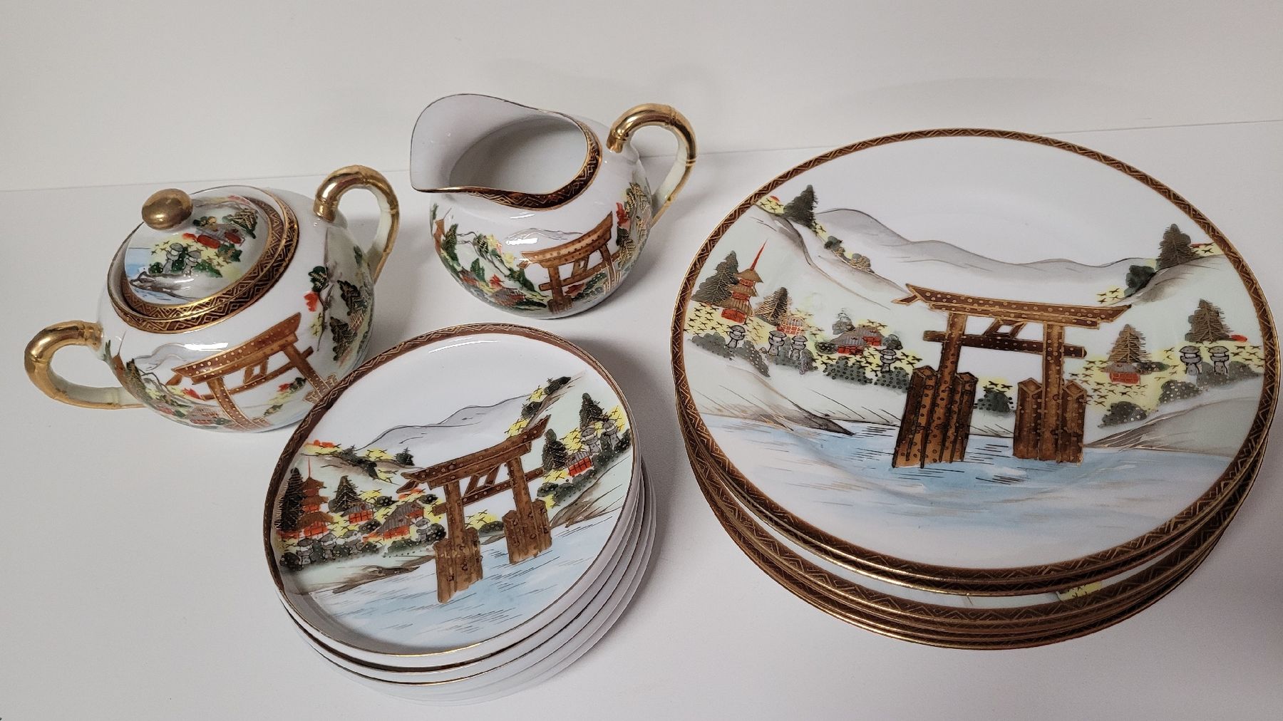 Set di piatti: Japanisches Geschirr Set alt – Usato da Zofingen venduto da Loop_ReSale