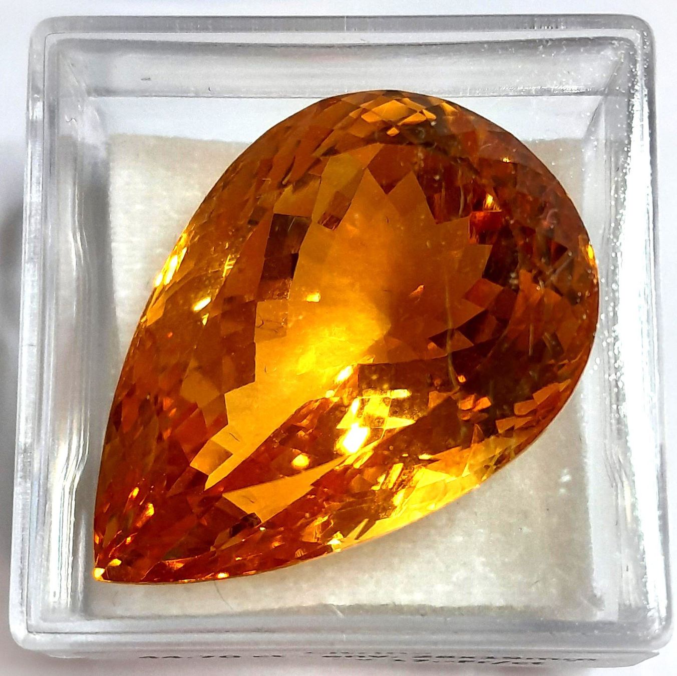 Edelsteine: Grande citrine 27.47 ct - Valeur 467.- Fr. – Neu (gemäss Beschreibung) aus Grimisuat von Valgem