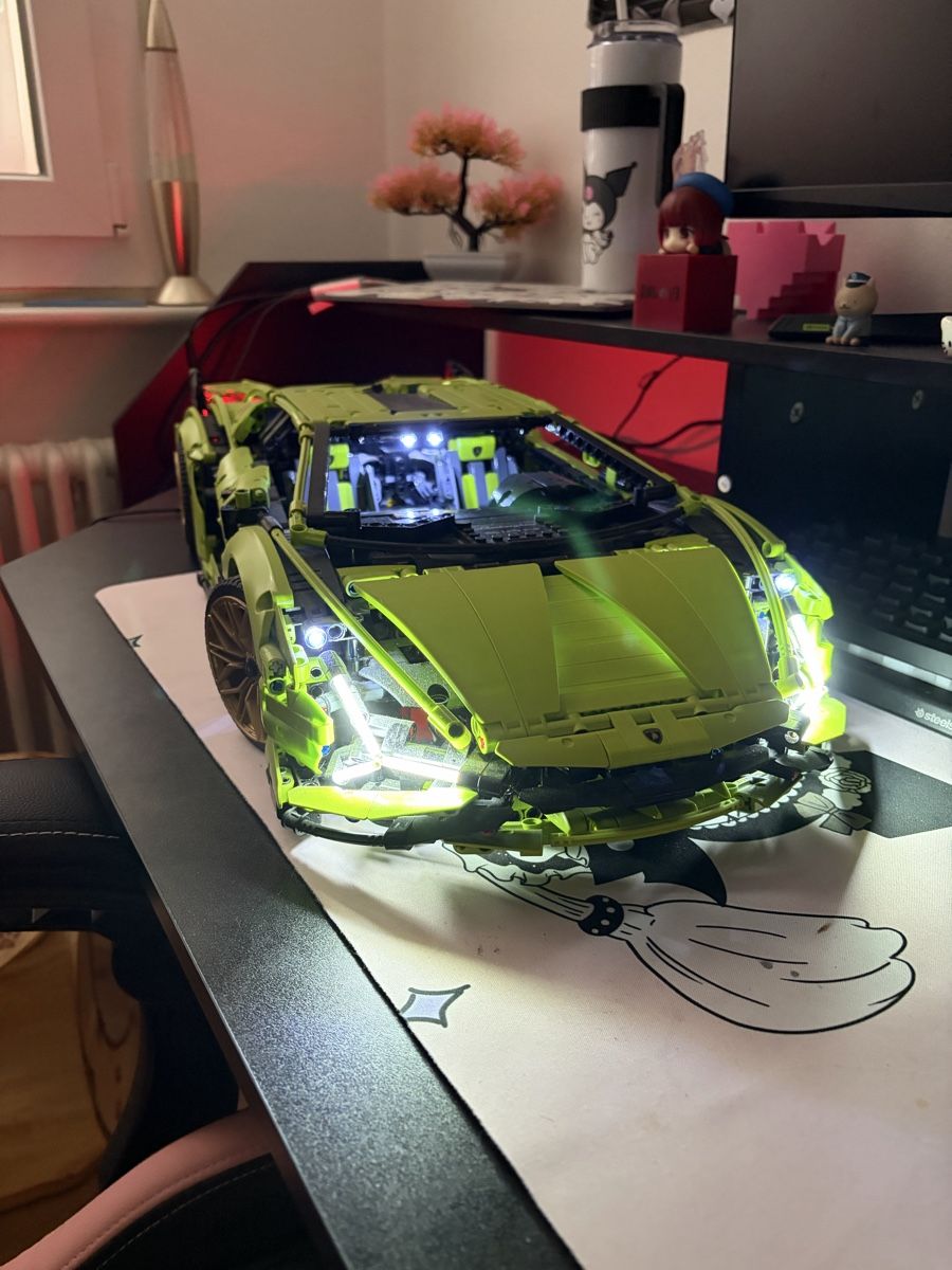 Lego Kit di costruzioni: LEGO Technic Lamborghini Sián avec éclairage LED monté – Usato da Ste-Croix venduto da Florian_VAR
