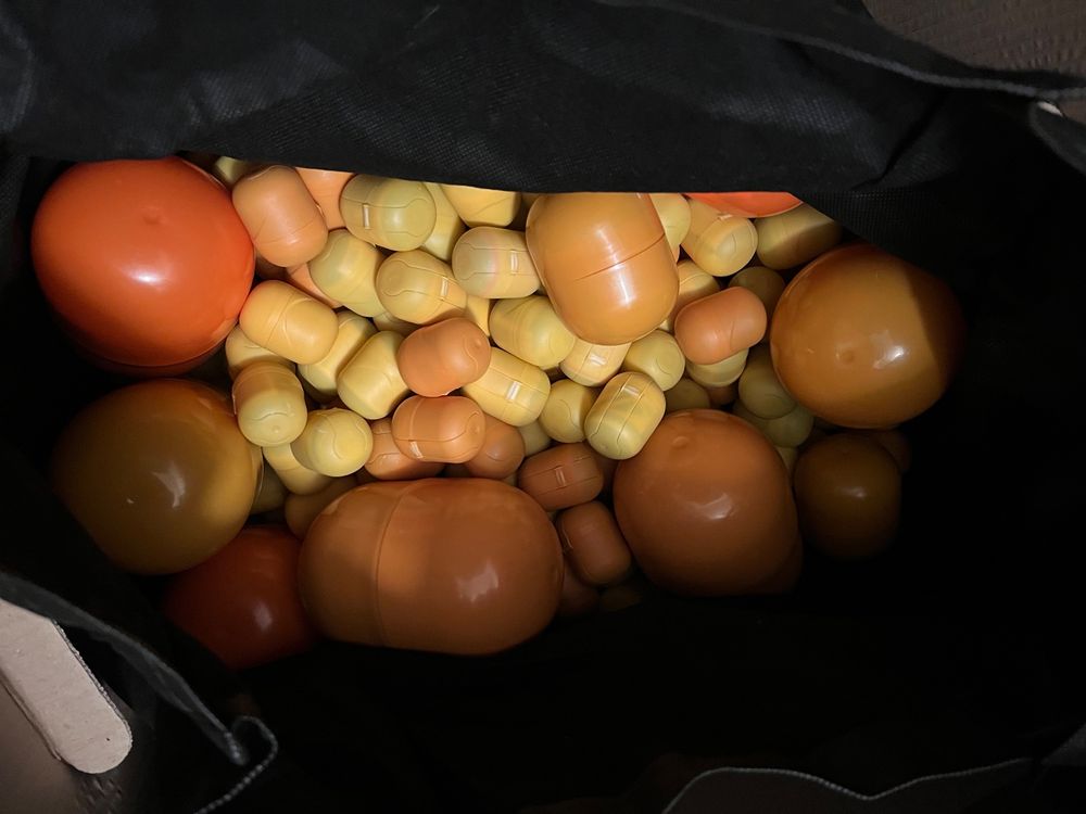 350 Kapseln Ü-Eier Neu noch gefüllt Orinal Sammelfiguren | Kaufen auf ...