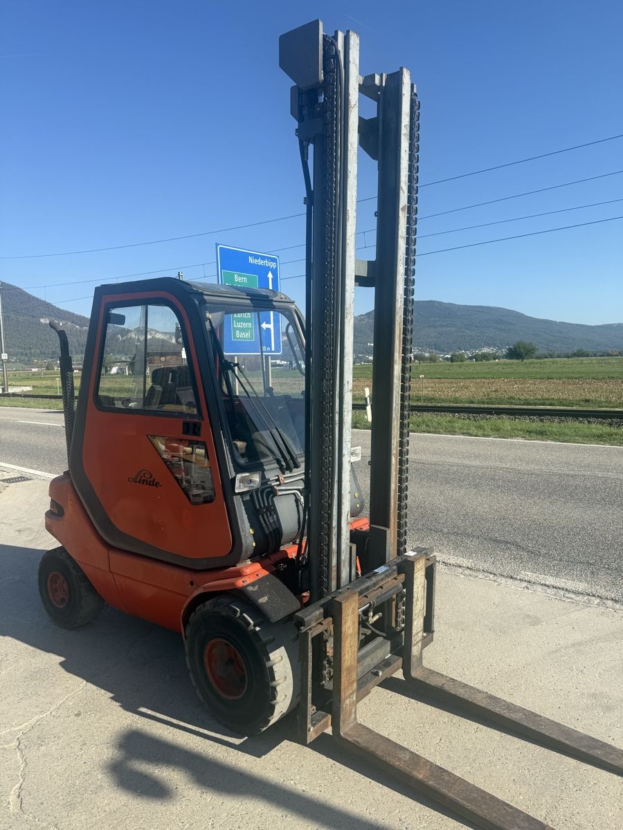 Linde Carrelli elevatori e a forche: Stapler Linde H30 – Usato da Niederbipp venduto da baggerch