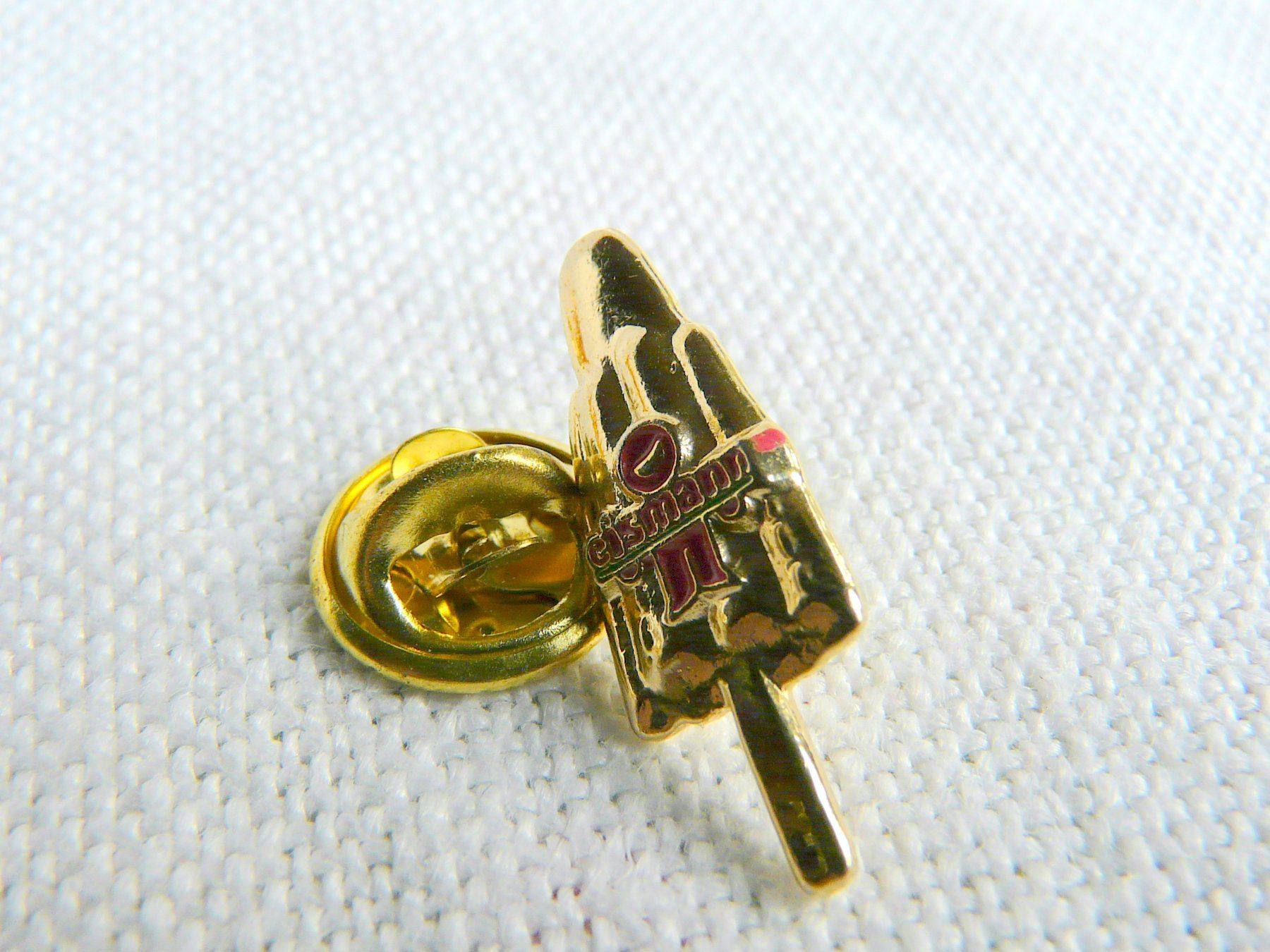 Placchette & Badge: ❗ Eismann  +Versand Pin M7F.4 – Usato da Pully venduto da websurfer1
