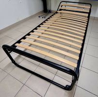 Bett aus Metall, kopfteilregulierbarer Lattenrost -