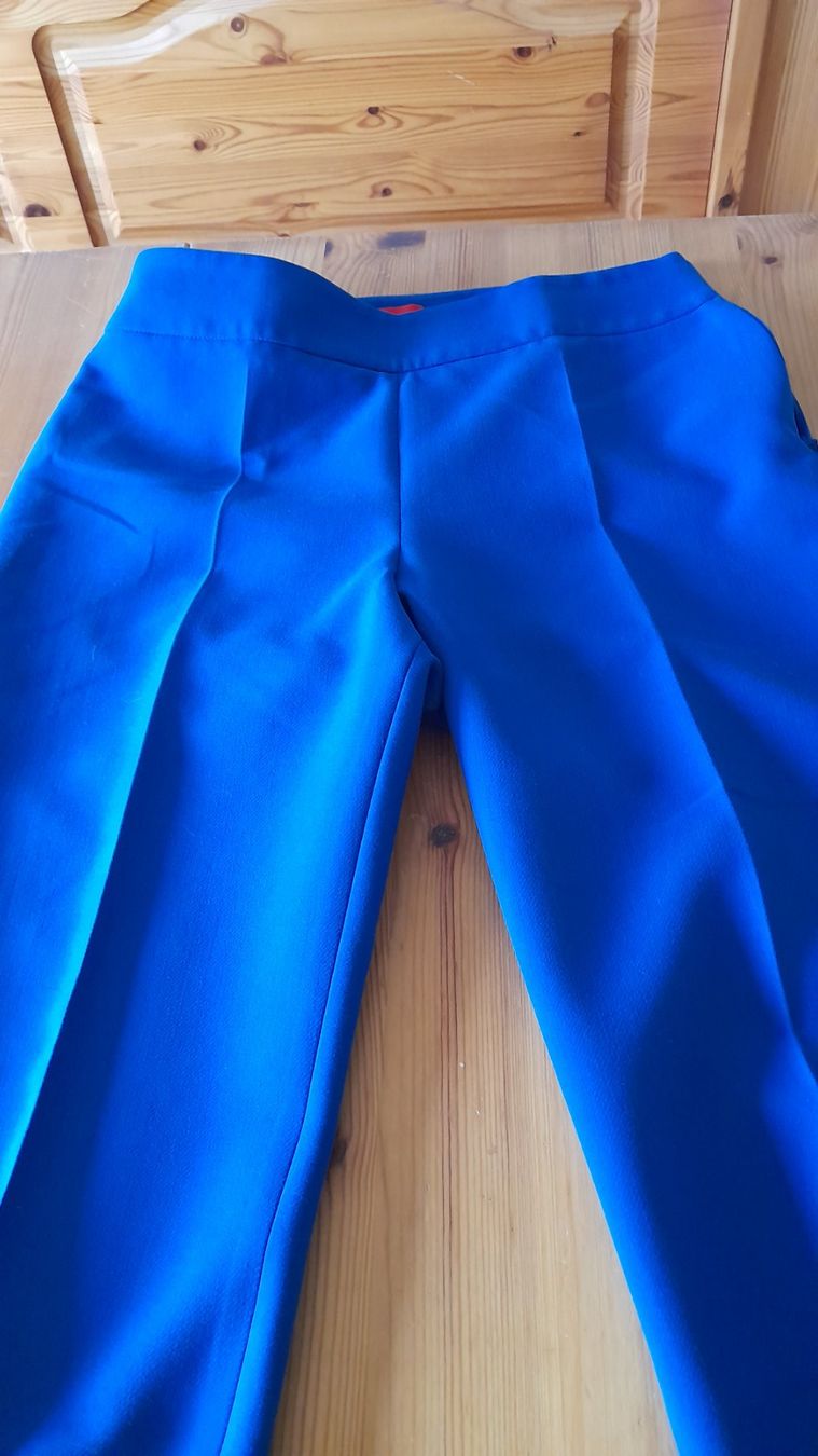 Hugo Boss Pantaloni: Hose von Hugo Boss Gr. 34 – Usato da Nesslau venduto da Churfirsten08 2