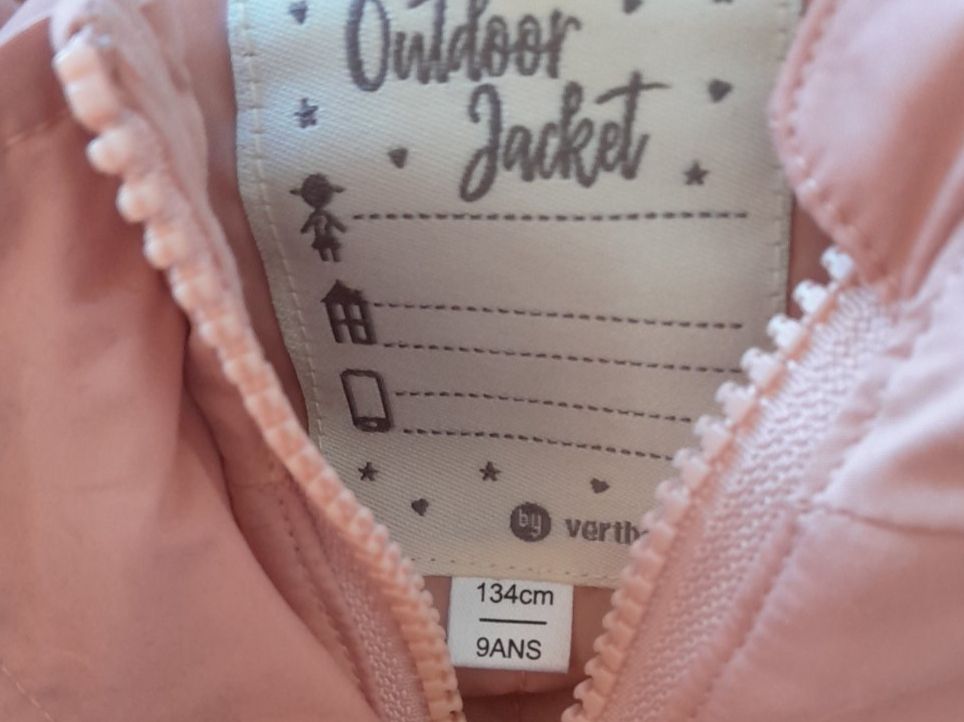 Vertbaudet Jacken & Mäntel: Winterjacke Grösse 134 – Gebraucht aus Worb von Osterthal 2