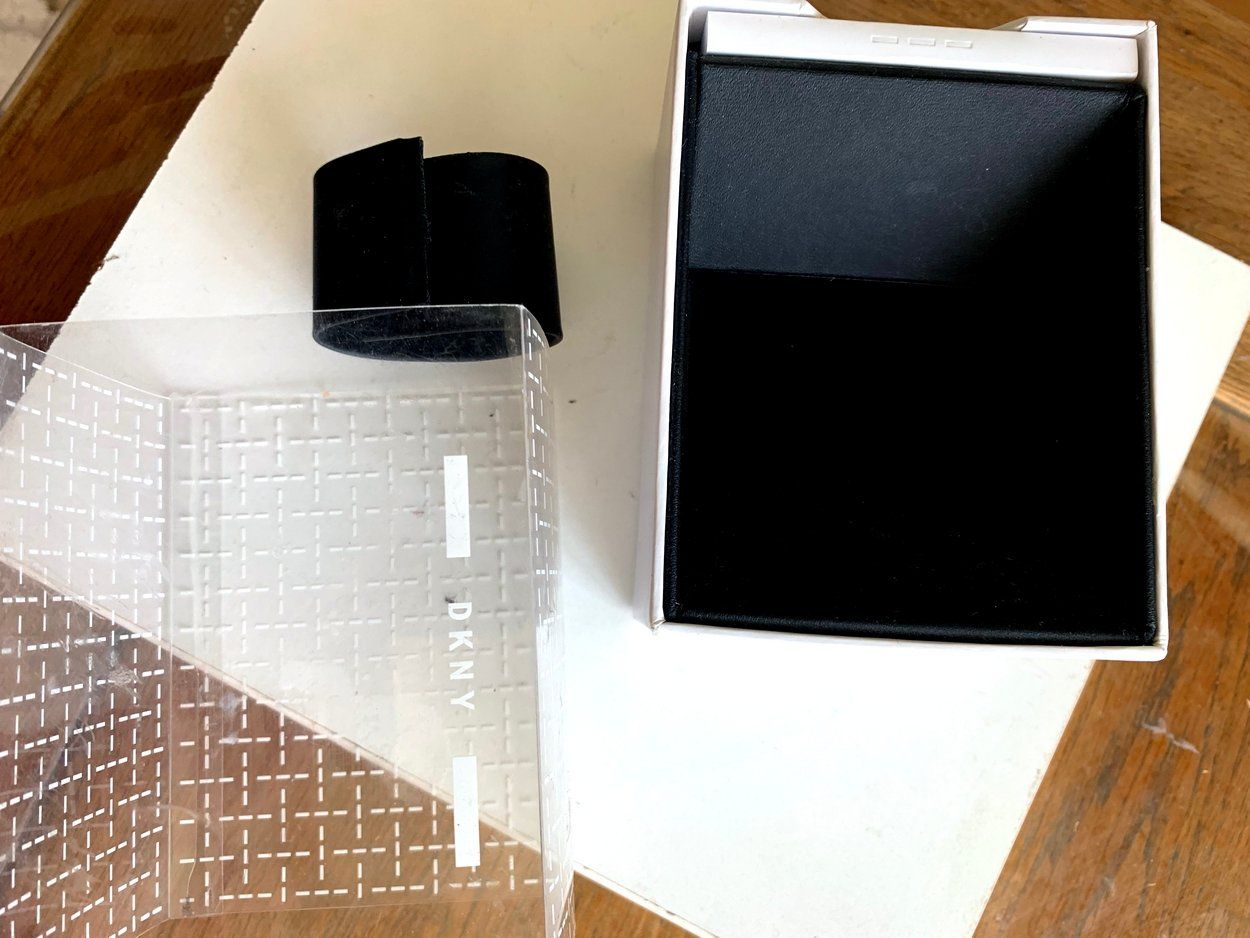 Boîtes de montres: DKNY ORIGINAL - WATCH BOX VINTAGE !!! – D'occasion à Emmen par newdeal1970 5
