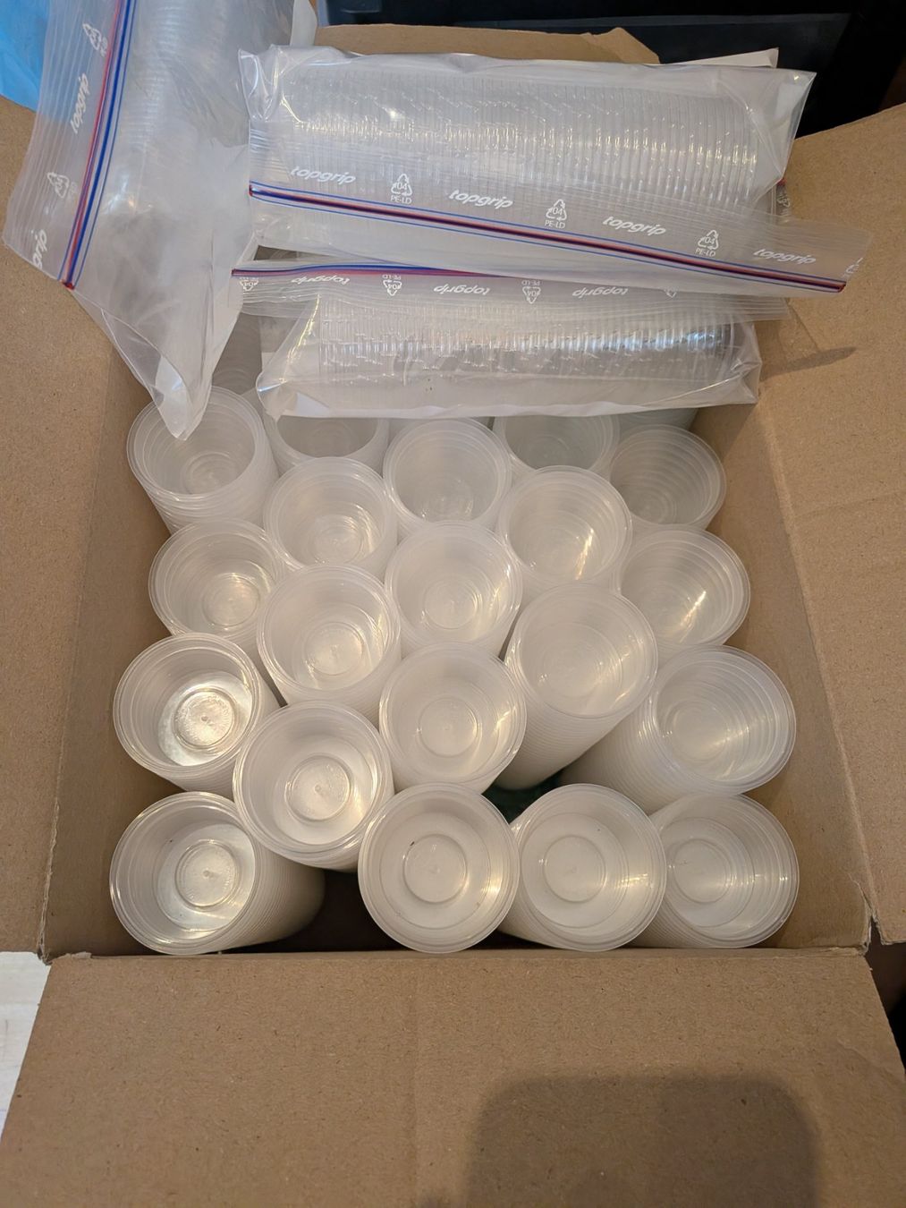 Contenitori & Simili: Plastik Behälter (Restposten) – Nuovo (secondo la descrizione) da Bonstetten venduto da steve3300 9