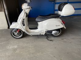 Piaggio Vespa GTS Super 125 bianco 2013