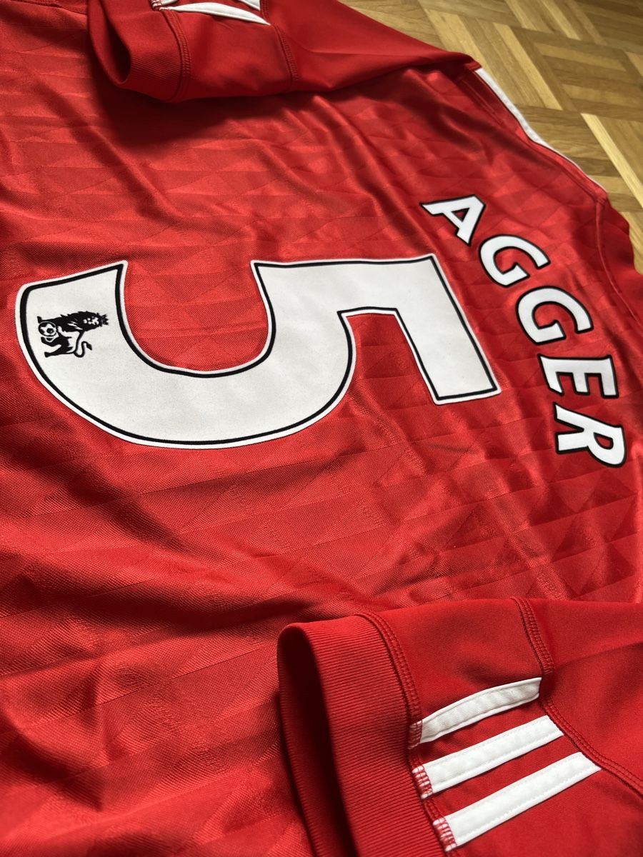 Adidas Canottiere & Pantaloni: Original Agger Liverpool 2010-2012 Trikot L – Usato da Burgdorf venduto da Shirtsy 2