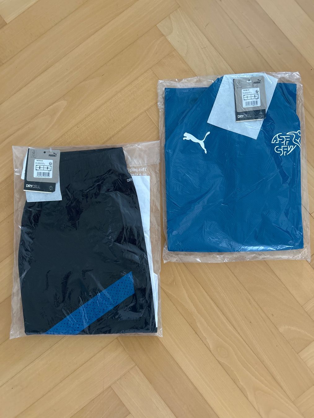 Schweizer Nati Leibchen & Hosen: PUMA SFV Schweizer Nati Set NEU ORIGINAL VERPACKT – Neu und originalverpackt aus Luzern von Sunnysmile0511 1