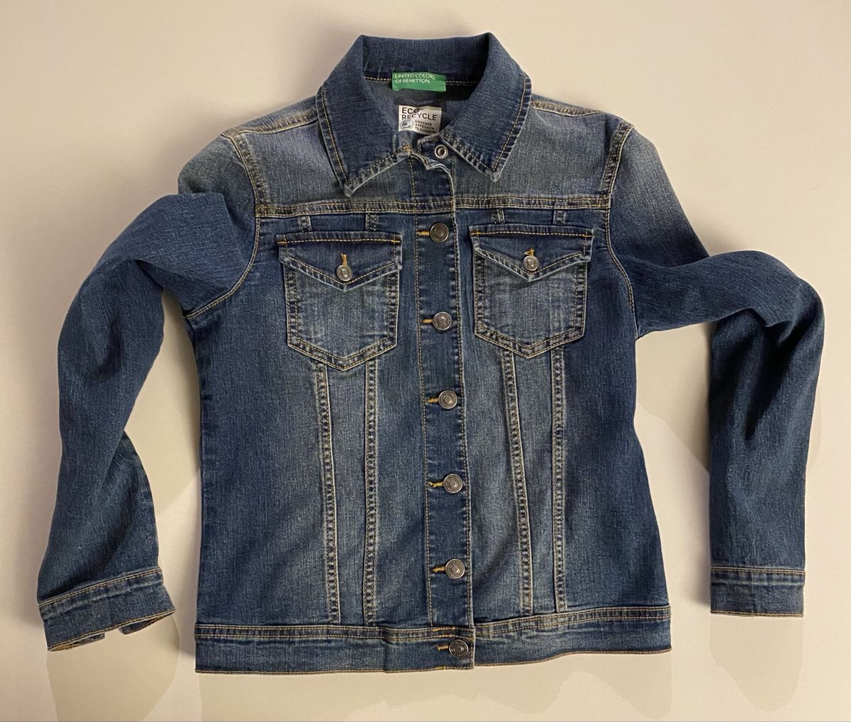Benetton Jacken & Mäntel: Veste en jean Benetton, taille 150 cm – Gebraucht aus Prez-vers-Noréaz von Onicolet11