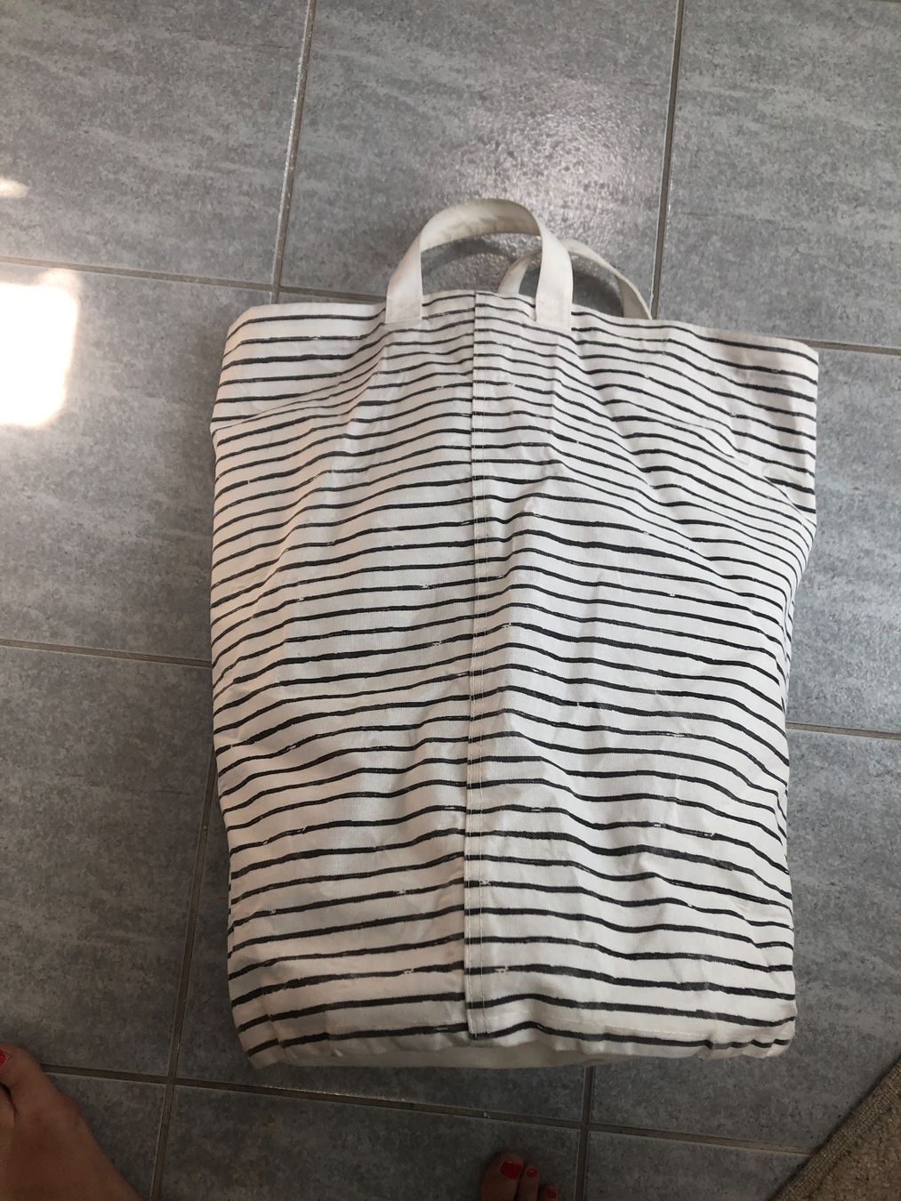 Ikea Cesti per biancheria: Wäschekorb gestreift, weiss/blau mit Tragegriff – Usato da Arlesheim venduto da leyRum4.5