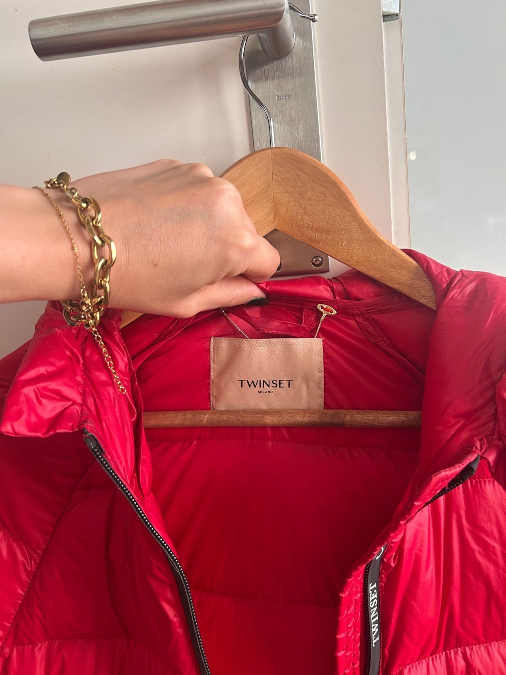 Twinset Cappotti: TWINSET Daunenmantel Rot – Usato da Bönigen venduto da zis_bnd7 3