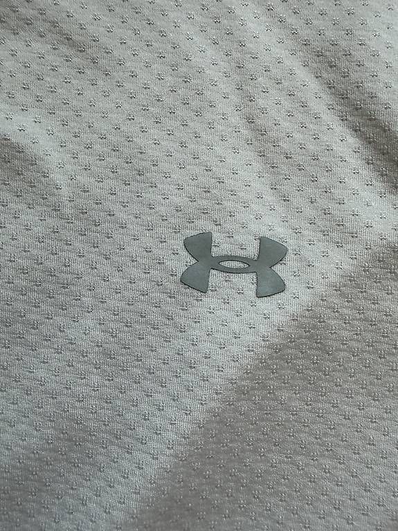 Under Armour T-Shirts: Under Armour Sport Shirt – Neu (gemäss Beschreibung) aus Otelfingen von Holili 1