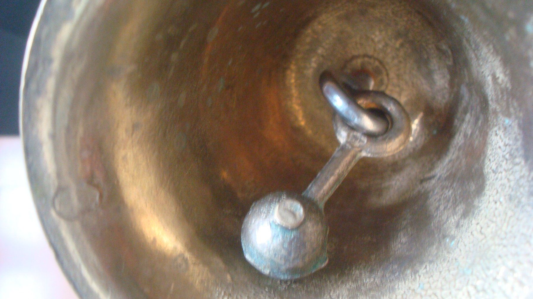 Alle Dekorationen: Alte Tischglocke Messing 14 x 9 cm – Gebraucht aus Münchenstein von Pesci6 3