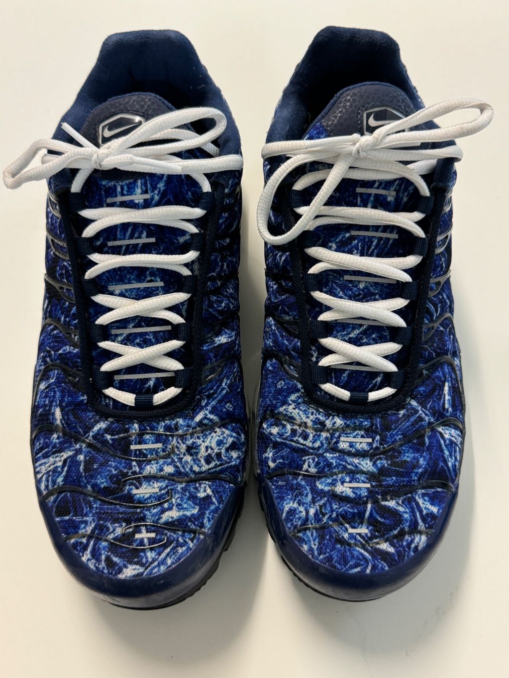 Nike Scarpe da uomo: Nike Air Max Plus Midnight Navy White 44 – Usato da Neftenbach venduto da Sunnystreet