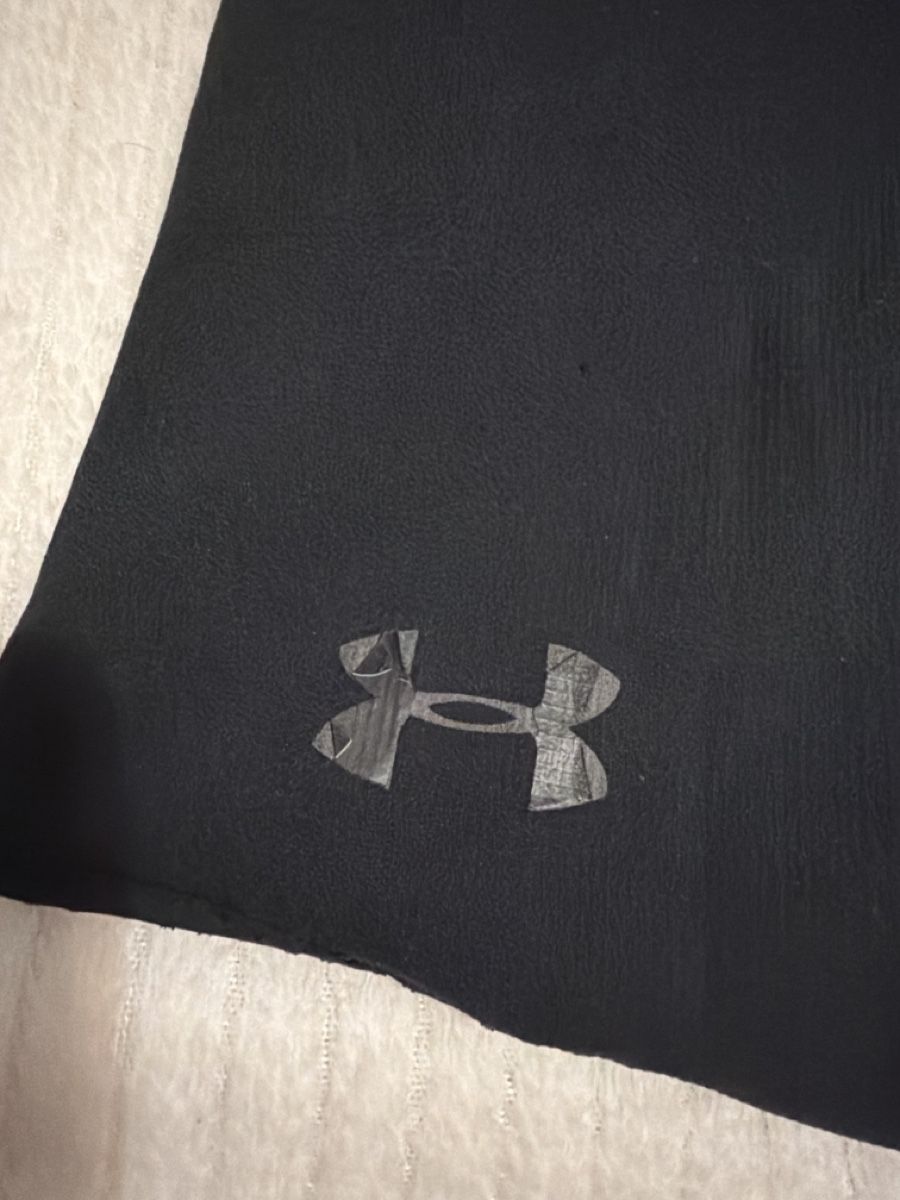 Under Armour Pantaloni: Under Armour Lange Hose schwarz Gr.L – Usato da Zürich venduto da Richard_Sandy 2