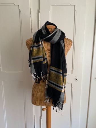 Schal schwarz-weiss-gold kariert