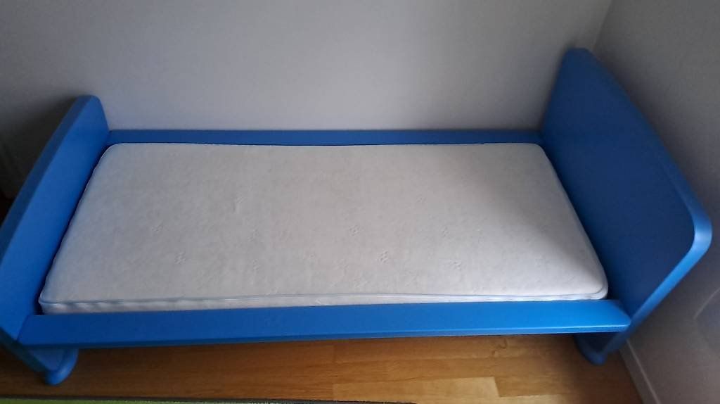 Ikea Betten: A vendre lit mammut bleu – Gebraucht aus Marin-Epagnier von Crac34 1