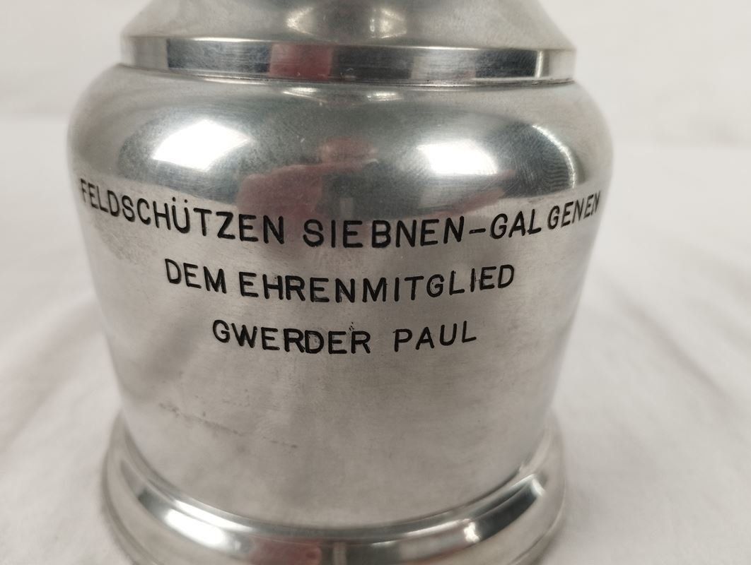 Caraffe: Feinzinn-Krug mittel graviert – Usato da Schübelbach venduto da Restwert_Schubelbach 8