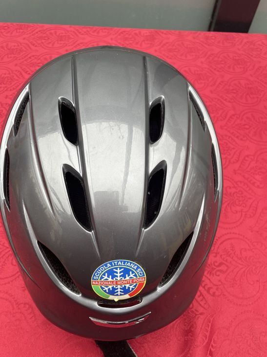 Giro Caschi: Herren Skihelm grau Giro 59-62cm – Usato da Bergdietikon venduto da antovale 1