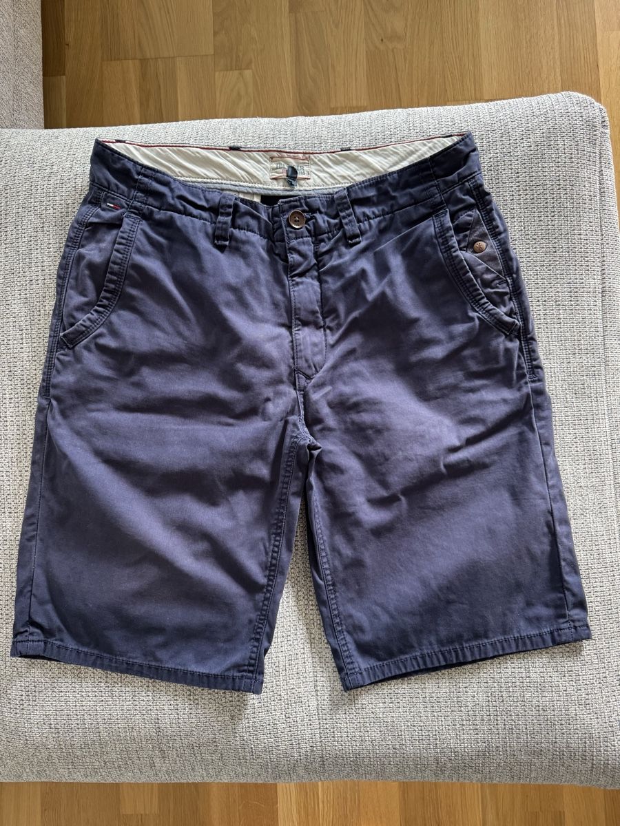 Tommy Hilfiger Pantaloni: Shorts Hilfiger Denim Grösse 31 – Usato da Regensdorf venduto da scheissspiel
