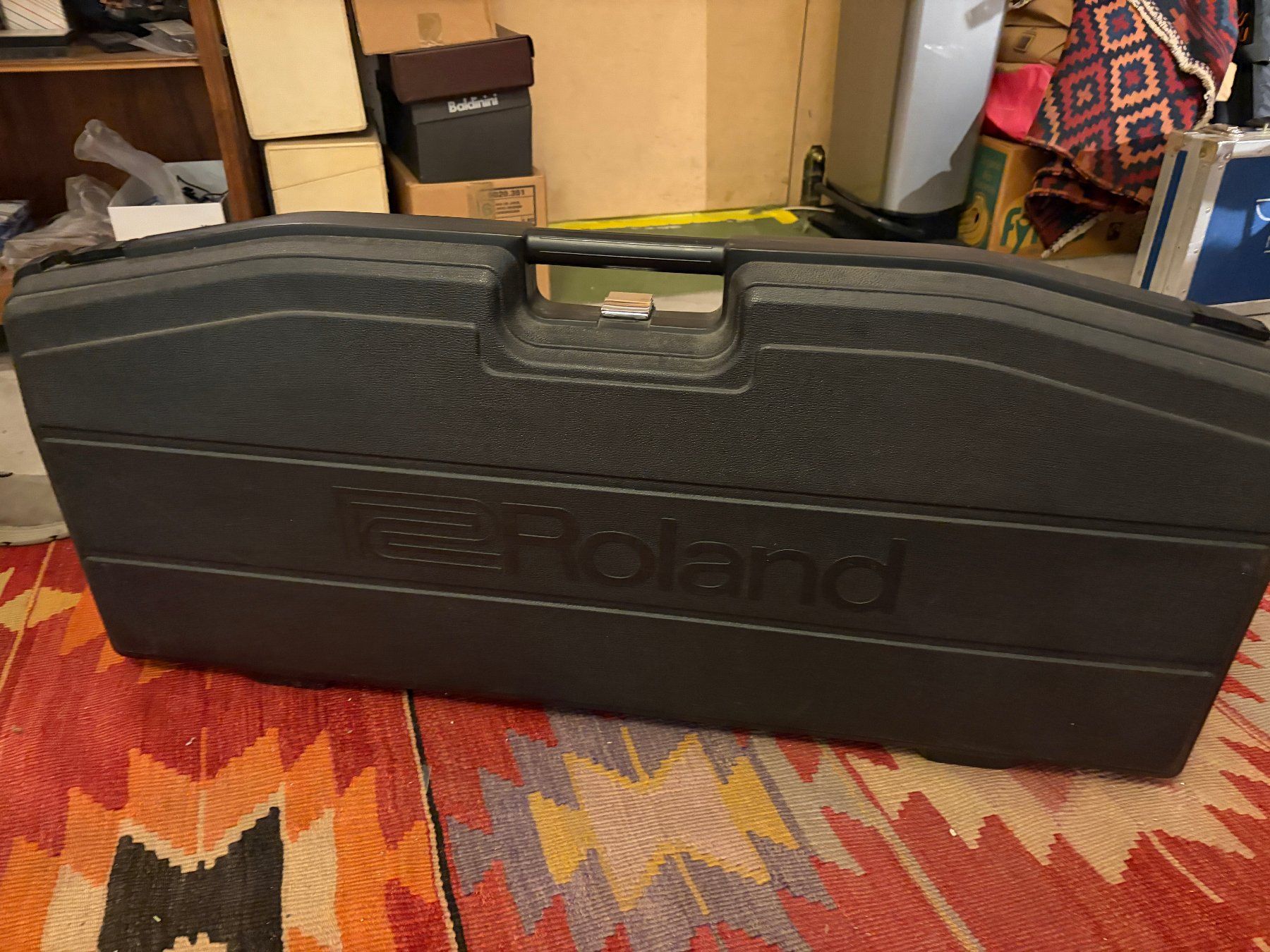 Roland Strumenti musicali: Roland JUNO-106 61-Keys 6 Voice Programmable Polyphonic Synt – Usato da Genève venduto da Symphonykid 1