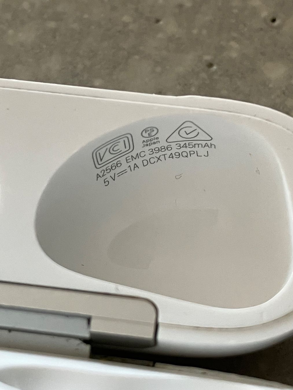 Apple Cuffie: Apple AirPods 3 Case – Usato da Lausanne venduto da mr.v 4
