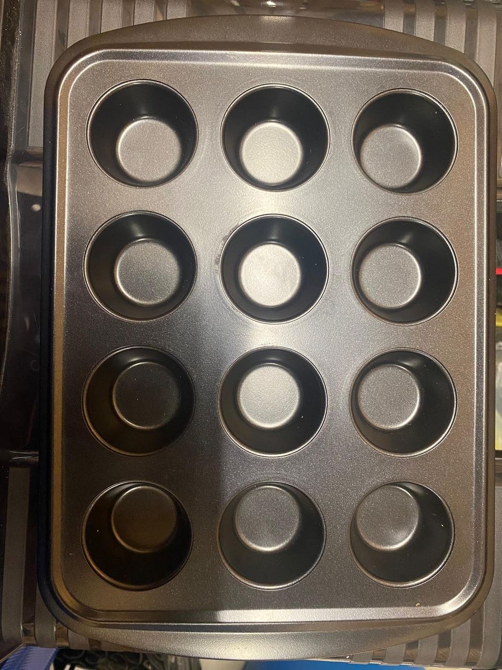 Backformen: Muffinblech für Mini-Muffin – Gebraucht aus Zürich von luc_z8d5