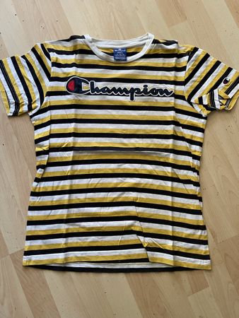 Champion T-Shirt gestreift Gr. S getragen