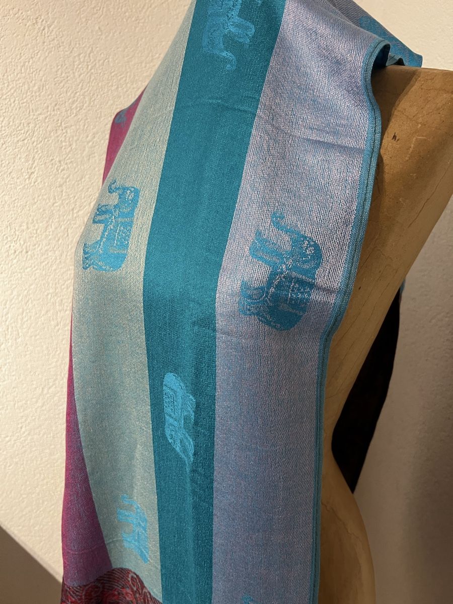 Foulards, Tücher & Schals: Pashmina motifs éléphants  – Neu (gemäss Beschreibung) aus St-Pierre-Clages von ste_xk6p 1