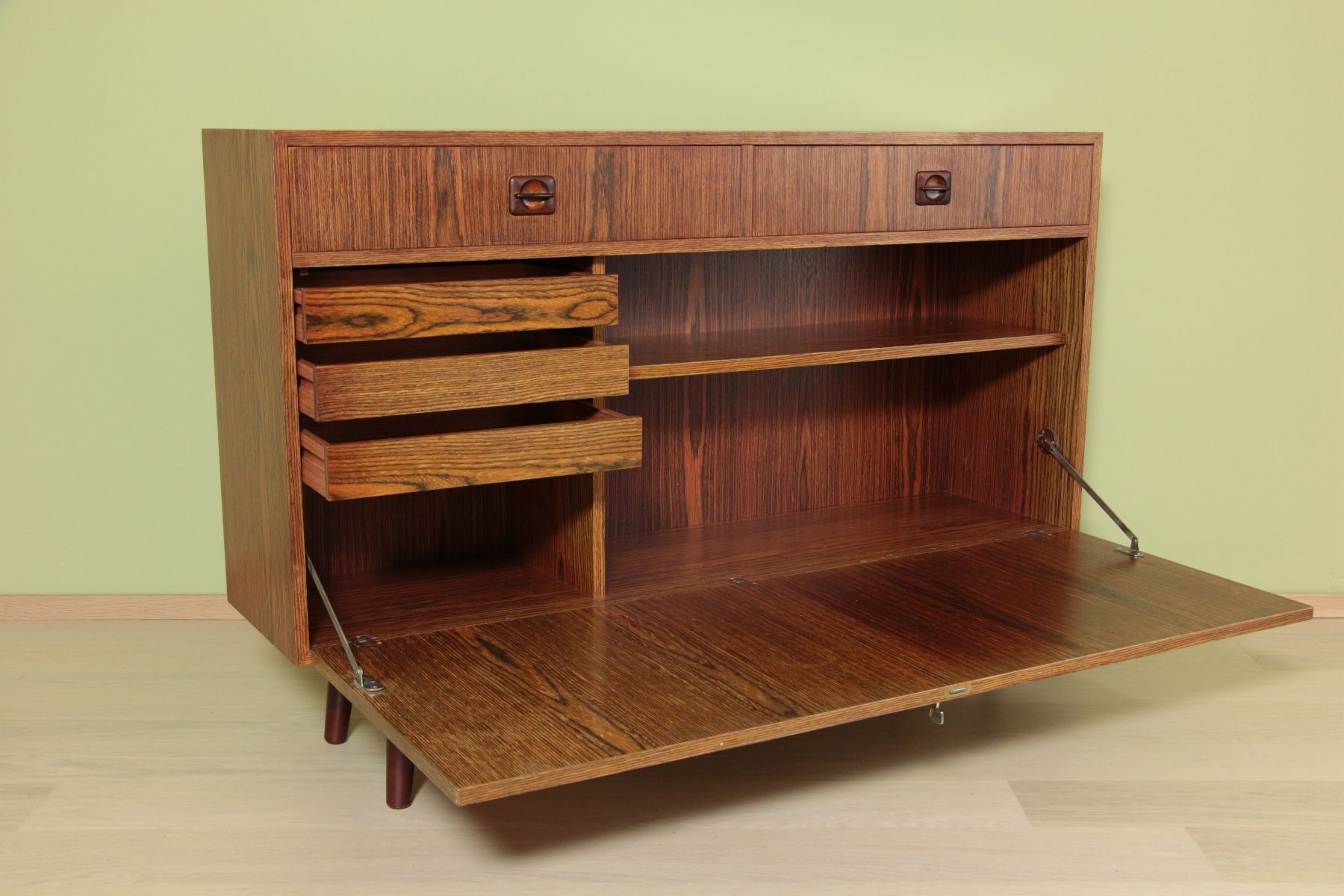 Cassettiere: Sideboard mit Klapptüre – Usato da Basel venduto da perpetuum_moebel 3